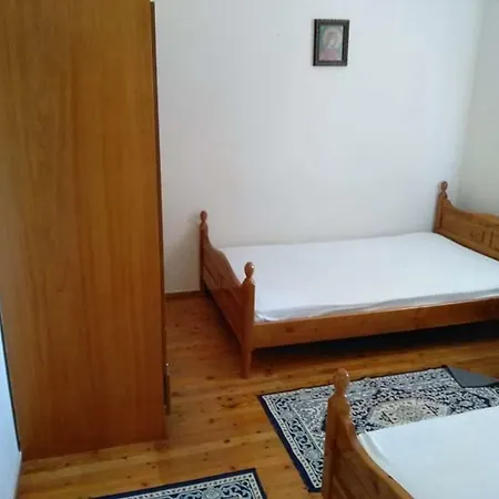 Apartment μονοκατοικία με αυλή