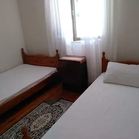 μονοκατοικία με αυλή Apartment *
