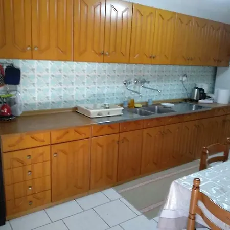 μονοκατοικία με αυλή