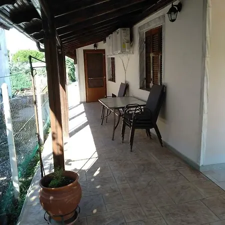 Apartment μονοκατοικία με αυλή Kateríni
